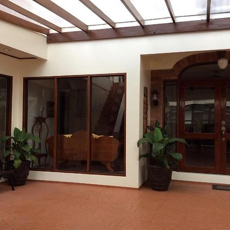 Casa Roces Acomodação com café da manhã Legazpi Exterior foto
