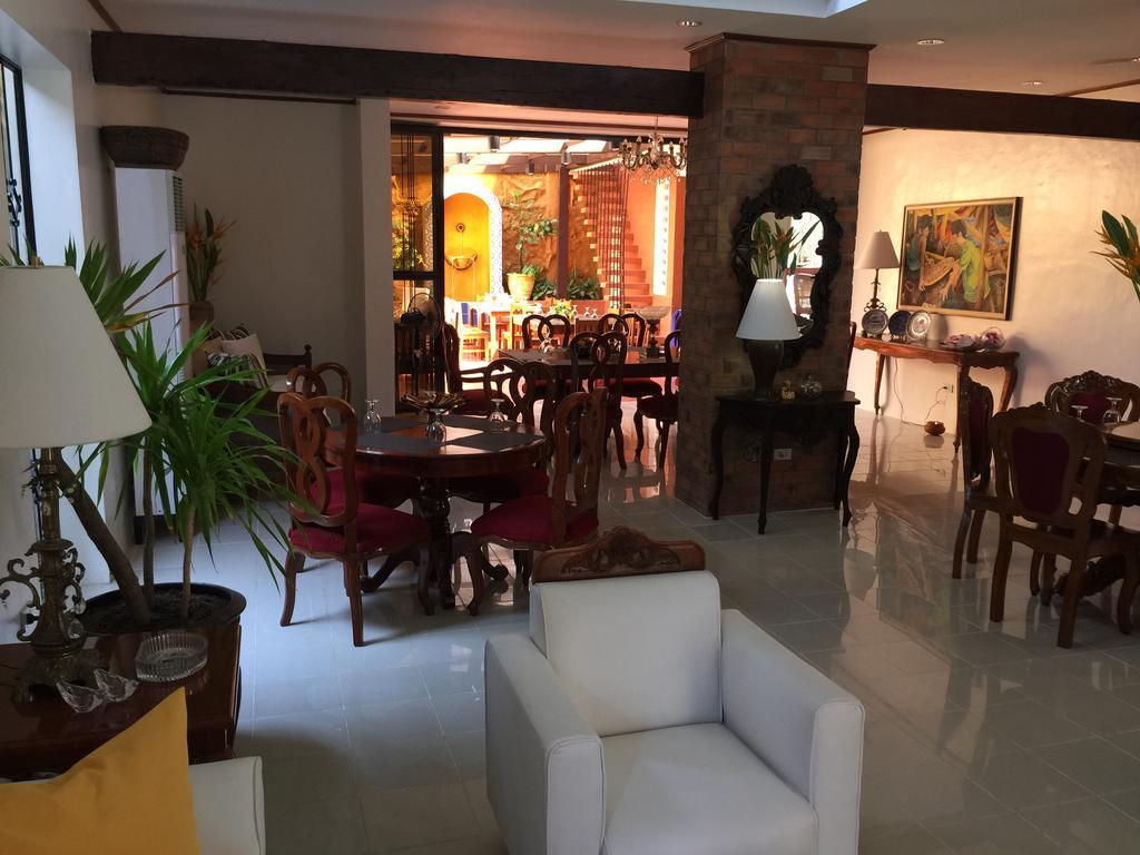 Casa Roces Acomodação com café da manhã Legazpi Exterior foto