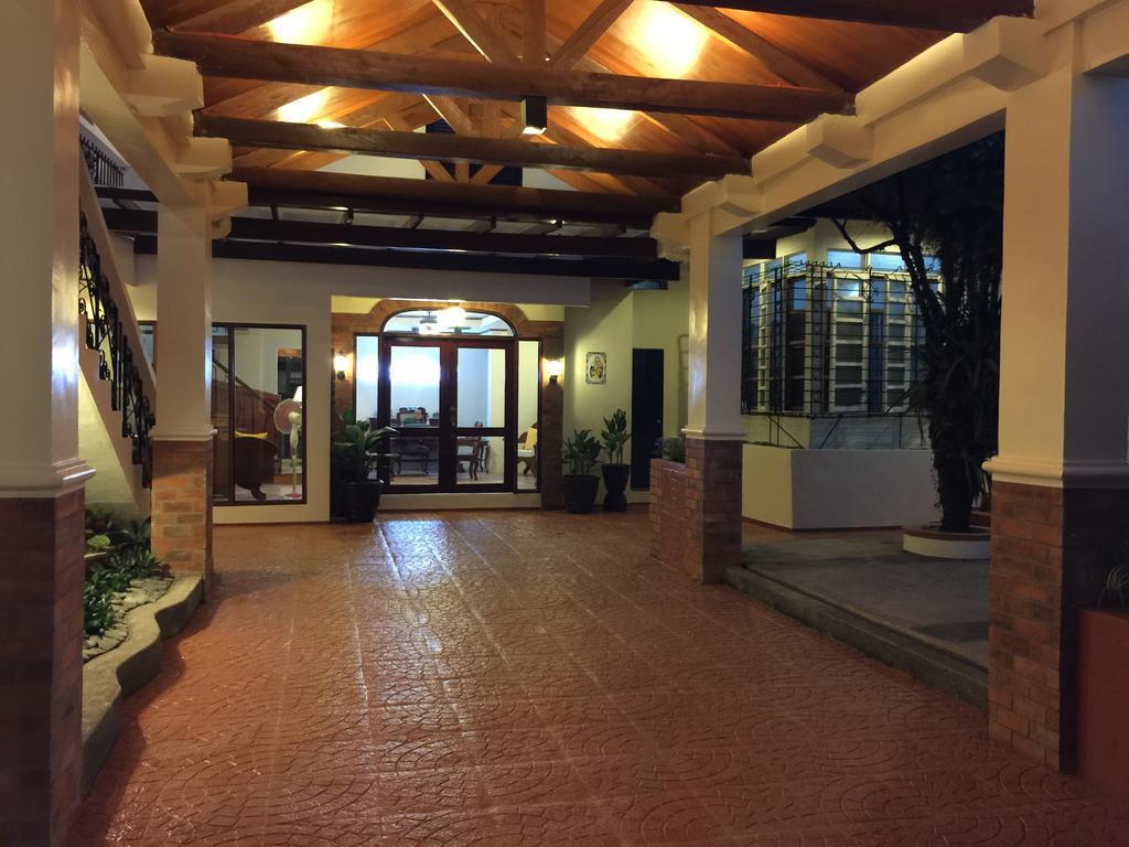Casa Roces Acomodação com café da manhã Legazpi Exterior foto