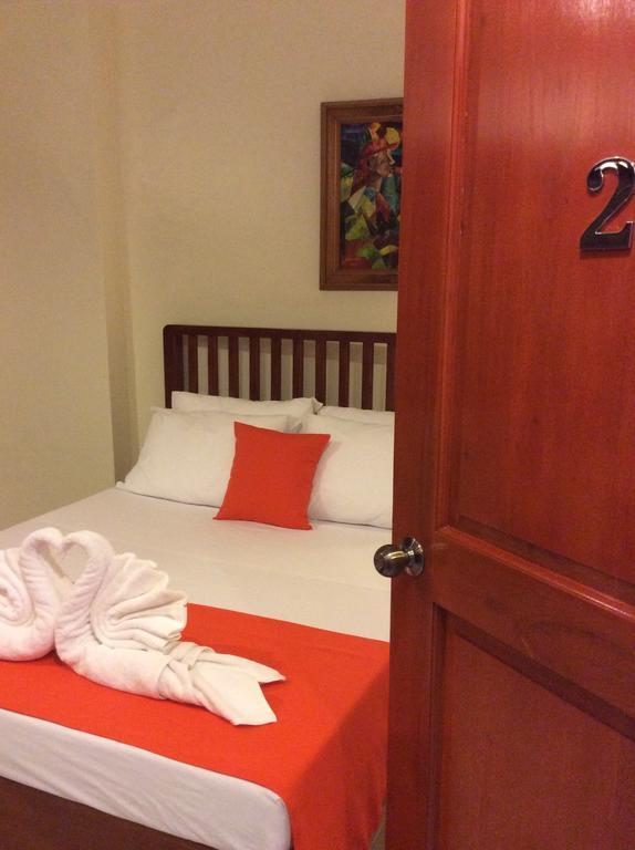 Casa Roces Acomodação com café da manhã Legazpi Quarto foto