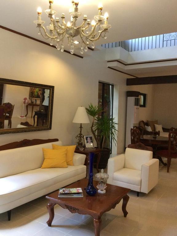 Casa Roces Acomodação com café da manhã Legazpi Exterior foto