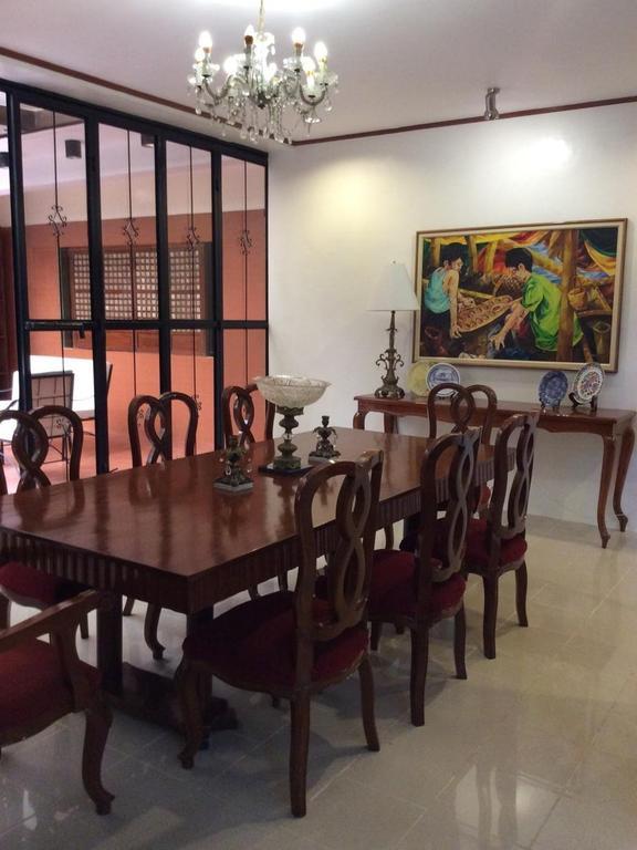 Casa Roces Acomodação com café da manhã Legazpi Exterior foto